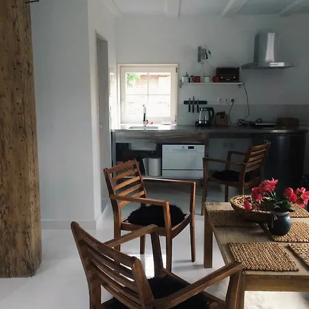 Apartman Cardinalis House